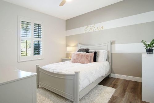 1722 Mockingbird Dr, Fort Pierce FL  34986-2049 exterior