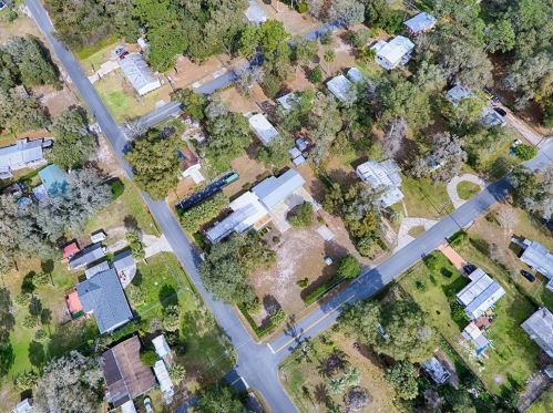 17320 65th Ln, Ocklawaha FL  32179-3220 exterior