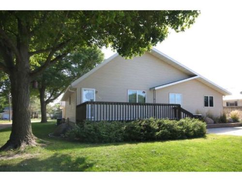 507 5th St, Montgomery, MN 56069-1428