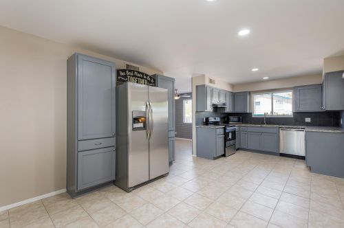2209 Everett Dr, Phoenix AZ  85022-4109 exterior