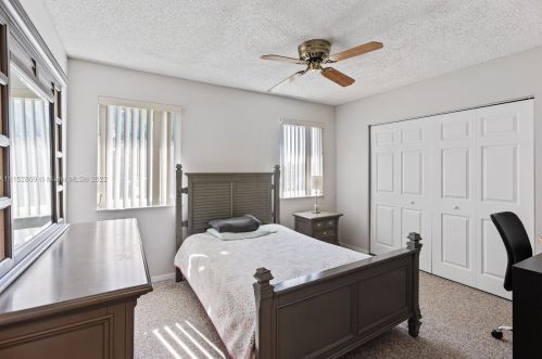 9920 12 St, Hollywood FL 33026-4359 exterior