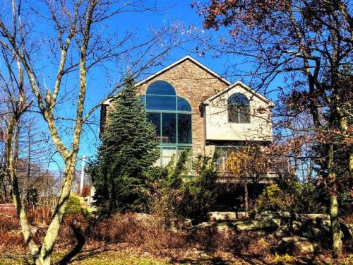 41 Crooked Stick Ln, Hazle Township, PA 18202-9407