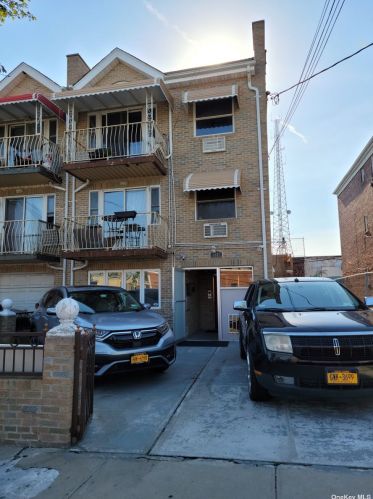 48-82 37th St, Long Island City NY  11105-1119 exterior