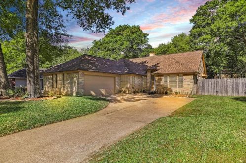 2619 Brookdale Dr, Humble, TX 77339-1937