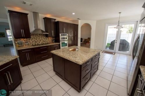 3511 145th Ave, Hollywood FL  33027-3726 exterior