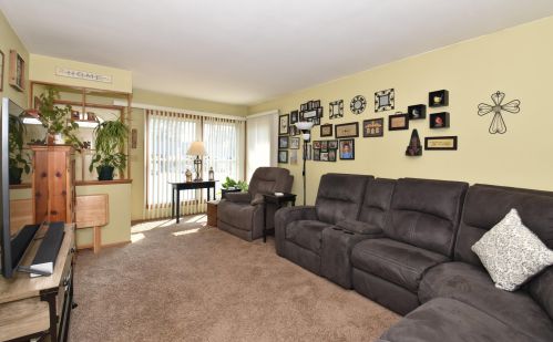 3163 Kinnickinnic Ave, Milwaukee, WI 53207-2973