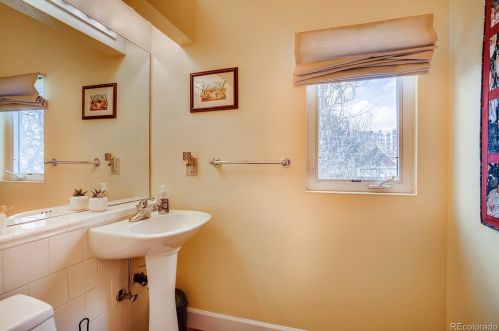 1633 Franklin St, Denver CO 80205-3967 exterior