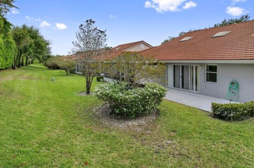 7617 Is Breeze Ter, Boynton Beach FL  33437-5403 exterior
