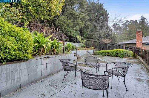 3073 Broadmoor Vw, Oakland CA  94605-5367 exterior