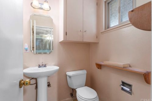 9833 Sharon Ave, Riverside CA  92503-3102 exterior