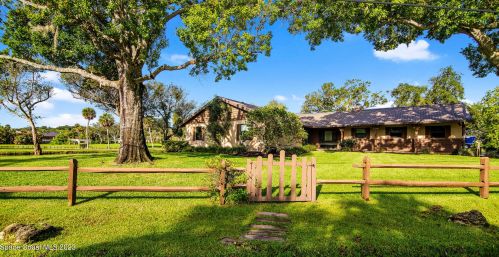 3605 Indian Riv Dr, Cocoa FL 32926-8704 exterior