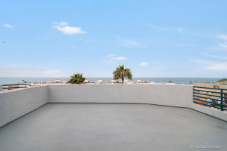 1602 Pacific St, Oceanside, CA 92054-5832