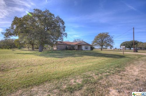 3076 Woehler Ln, Seguin, TX 78155-1866