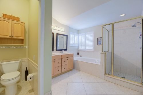 15612 16 Ct, Hollywood FL 33027-2347 exterior