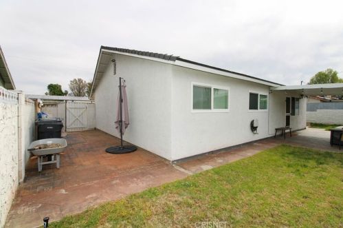 2241 Ravenna St, Simi Valley CA  93065-2737 exterior