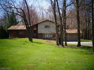 7686 Hidden Valley Dr, Willoughby, OH 44094-5190