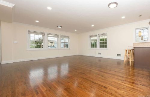 31 Warren St, New Rochelle NY  10801-6245 exterior