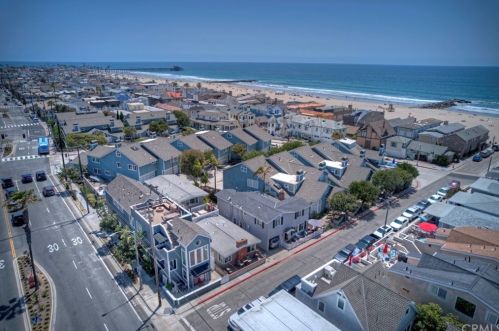 126 33 St, Newport Beach CA  92663-3028 exterior