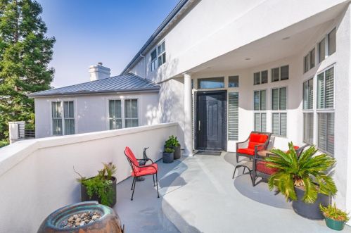 221 Cascade Fls Dr, Folsom CA 95630-1575 exterior