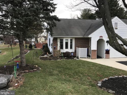 1 Fieldcrest Dr, Navy Sup Dpt, PA 17050-7913