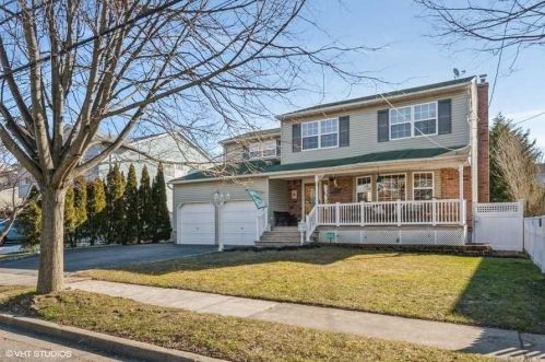 2169 Cypress St, North Wantagh, NY 11793-4214
