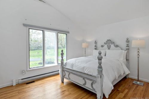 1209 Oenoke Rdg, New Canaan CT  06840-2613 exterior