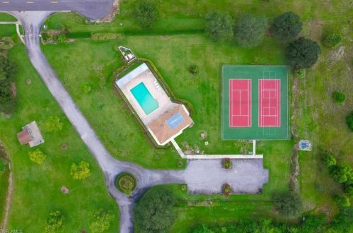 3271 Lemon Ln, Naples FL  34120-1442 exterior