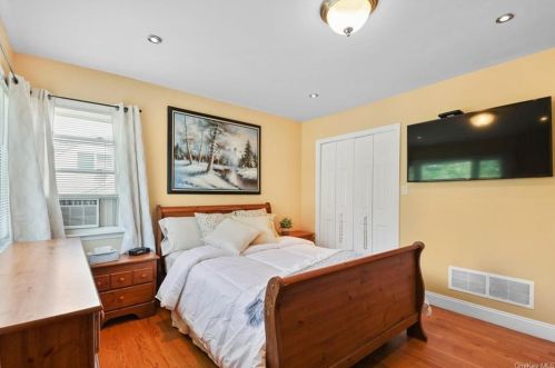 14 Utopian Pl, Airmont NY  10901-7715 exterior