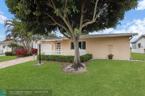 5141 Nicholas Dr, West Palm Beach, FL 33417-1013