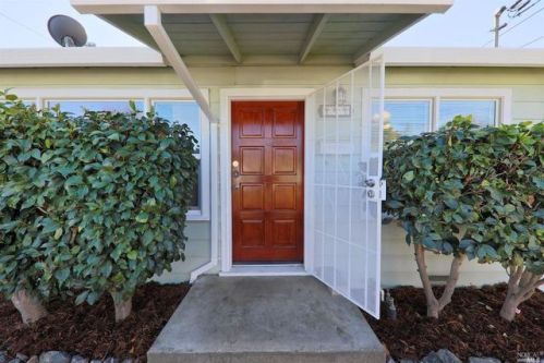 141 Gibson St, Ukiah, CA 95482-3940