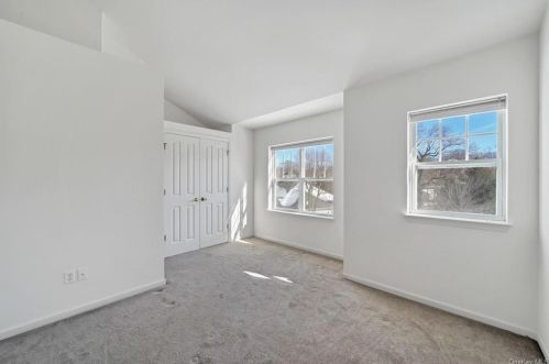 122 Northview Ct, Peekskill NY  10566-4439 exterior