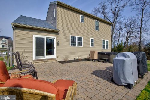 1 Diprinzio Dr, Pottstown PA  19464-2038 exterior