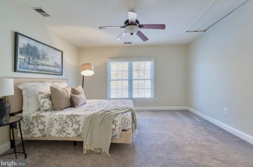 40280 Spectacular Bid Pl, Leesburg VA  20176-7173 exterior