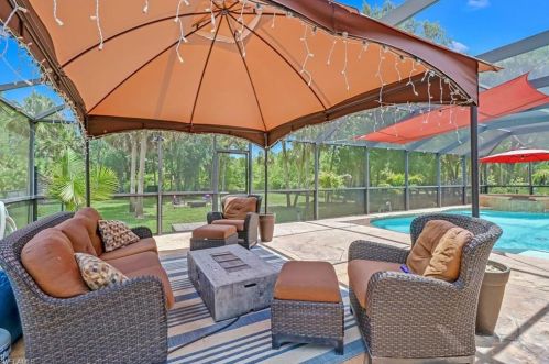 4845 20th Ave, Naples FL  34117-9125 exterior