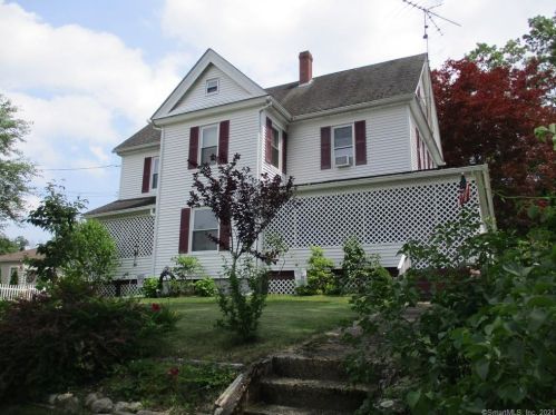 4 Genevieve St, Putnam, CT 06260-2010