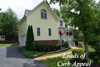 3901 Mill Manor Dr, Midlothian, VA 23112-7003