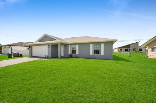 132 16th Ter, Cape Coral, FL 33909-5521