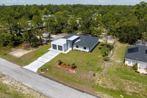 319 Columbus Ave, Lehigh Acres, FL 33936-1847