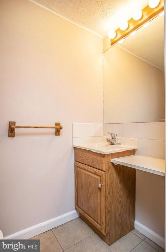 132 Ardwick Ter, Lansdale PA 19446-4925 exterior