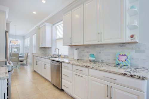 966 Bear Island Cir, West Palm Beach FL  33409-2062 exterior