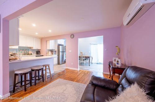 451 Middle Rd, Hazlet NJ  07730-2483 exterior