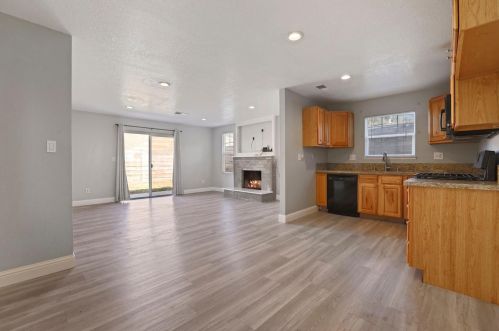 1325 Arrowhead Ct, Modesto CA  95351-1723 exterior