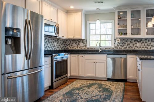 6608 Farmstead Ln, Fredericksburg VA  22407-1703 exterior