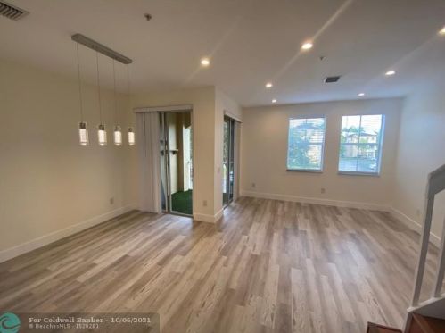 4415 160th Ave, Hollywood, FL 33027-5729