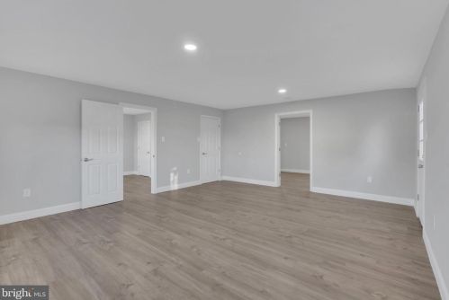 83 Hamilton Ln, Willingboro NJ  08046-1704 exterior