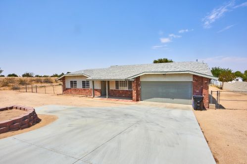 16550 Nisqualli Rd, Victorville, CA 92395-9287