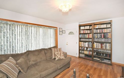 287 Irving Ave, Deer Park NY  11729-3404 exterior