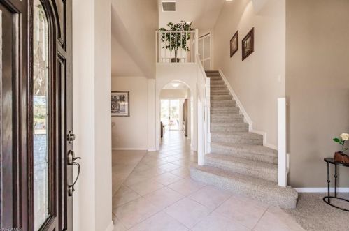 2114 Crown Pointe Blvd, Naples, FL 34112-3676