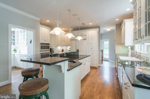 5 Gregory Ln, Newtown Square PA  19073-1518 exterior