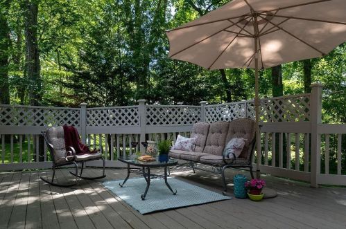 258 Shore Dr, Salem NH  03079-1694 exterior